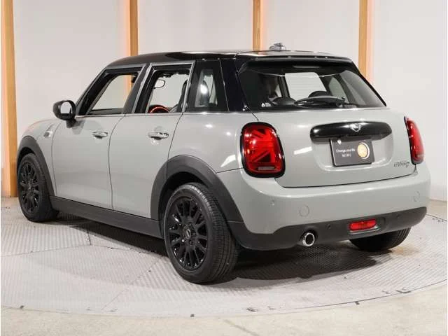 Bmw MINI COOPER D 5DOOR ベースグレード photo 2