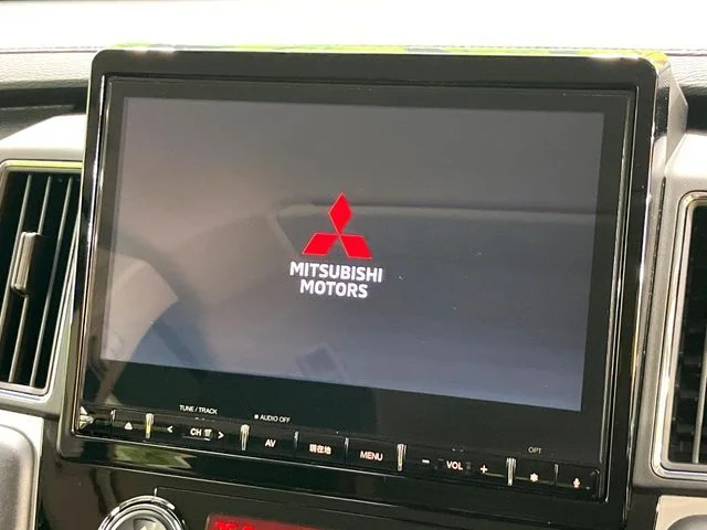 Mitsubishi DELICA D:5 4WD P photo 3
