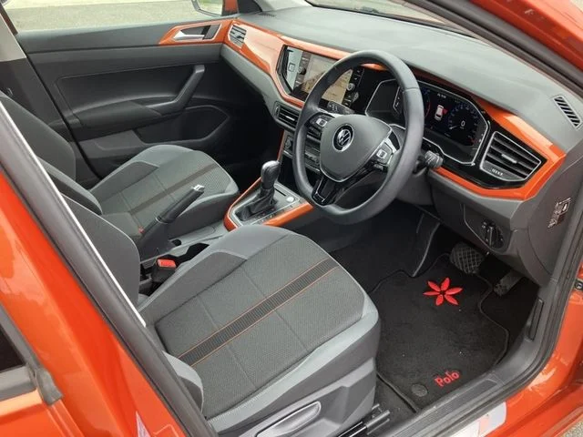 Volkswagen VOLKSWAGEN POLO TSI　ハイライン photo 2