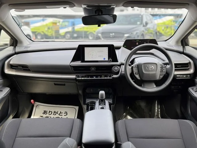 Toyota PRIUS PHV G photo 2