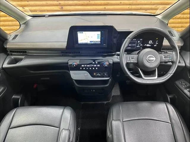 Nissan SERENA WG ハイウェイスター　V photo 2