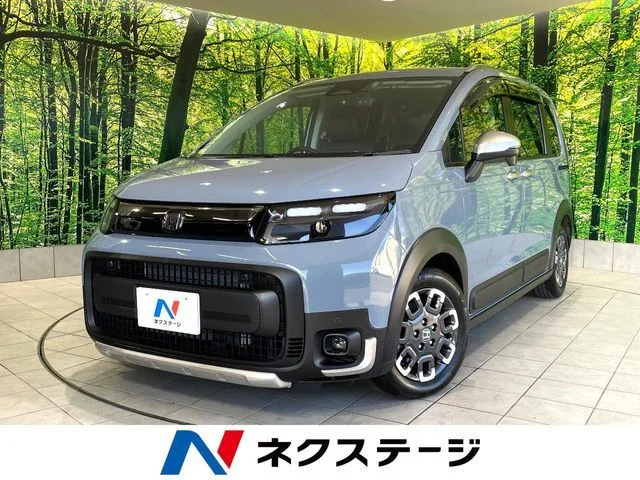 Honda FREED e:HEV クロスター 2025