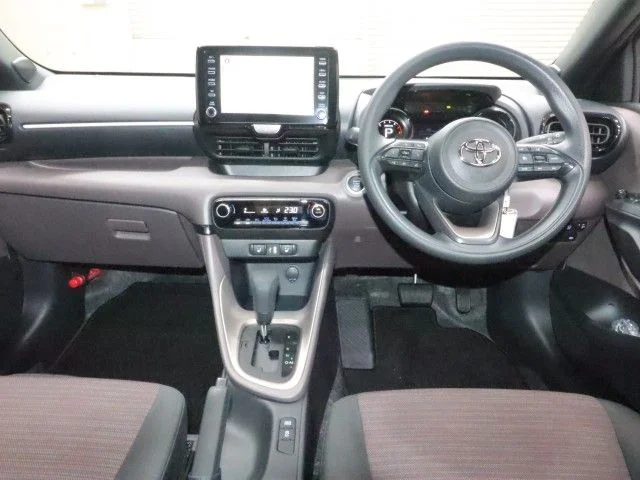 Toyota YARIS G photo 3