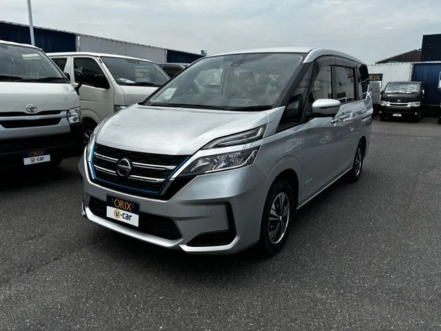 Nissan SERENA WG e−POWER　XV 2019