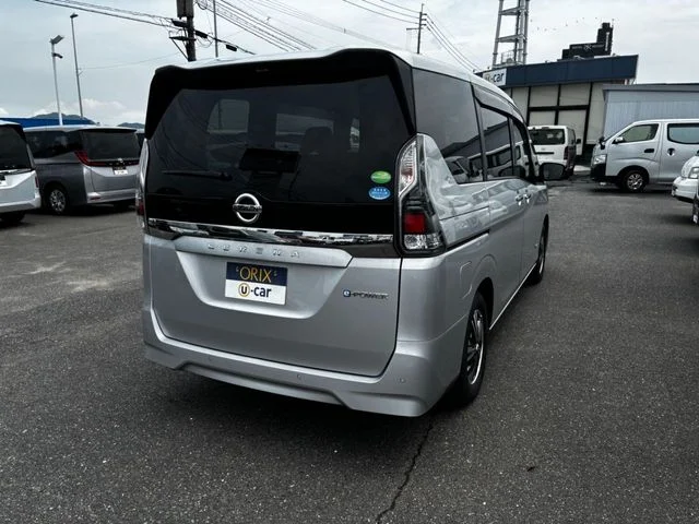 Nissan SERENA WG e−POWER　XV photo 3