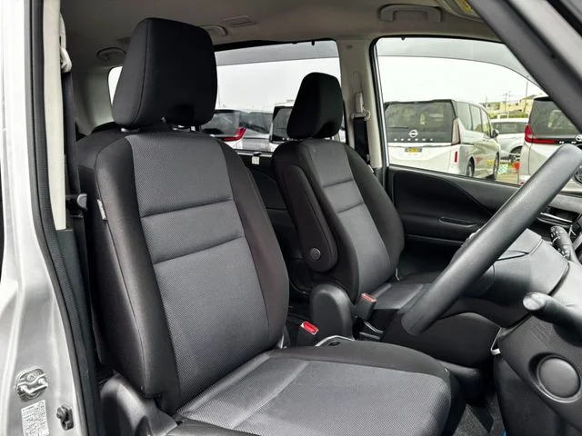 Nissan SERENA WG e−POWER　XV photo 4