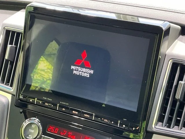 Mitsubishi DELICA D:5 4WD P photo 3