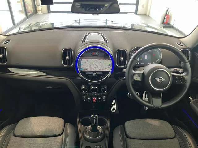 Bmw MINI COOPER D CROSSOVER ベースグレード photo 2