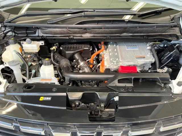 Nissan SERENA WG e−POWER　ハイウェイスター　V photo 4