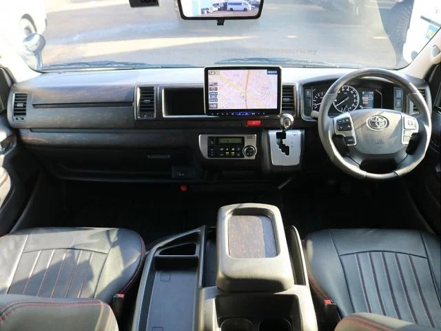 Toyota HIACE wagon 4WD グランドキャビン　スーパロングワイドHR photo 2