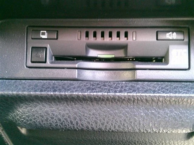 Toyota NOAH 4WD G photo 4