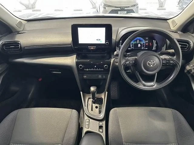 Toyota YARIS CROSS G photo 3