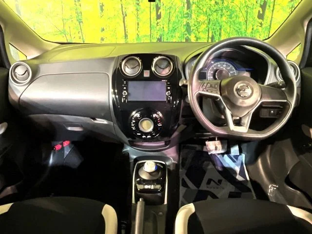 Nissan NOTE 4WD e−POWER　X　FOUR photo 2