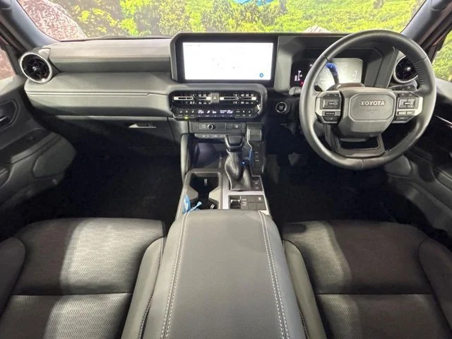 Toyota LANDCRUISER 250 VX photo 2