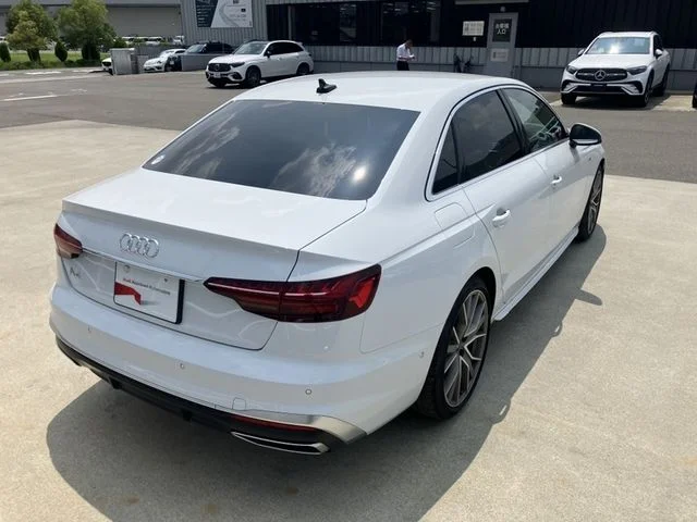 Audi AUDI A4 35　TFSI　Sライン photo 3