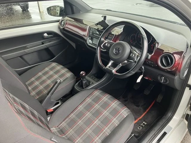 Volkswagen VOLKSWAGEN up! GTI photo 2