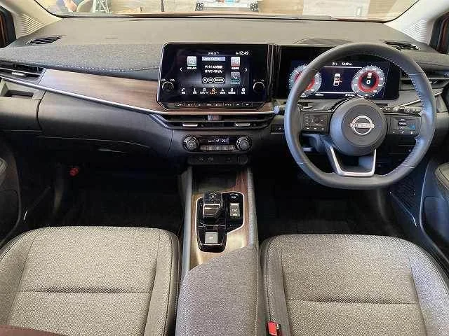 Nissan AURA G photo 2