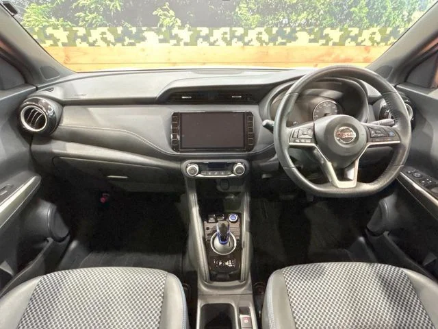 Nissan KICKS X photo 2
