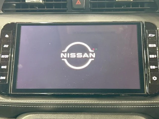 Nissan KICKS X photo 3