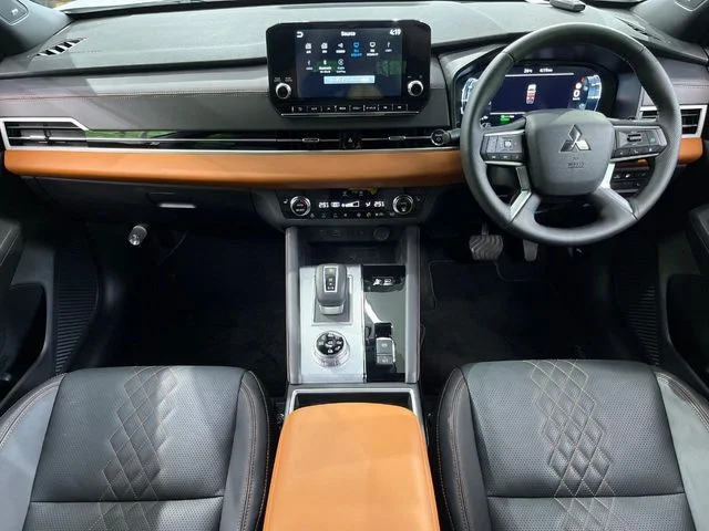 Mitsubishi OUTLANDER PHEV P photo 2