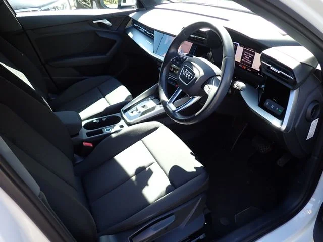 Audi AUDI A3 SPORTBACK 30　TFSI photo 2