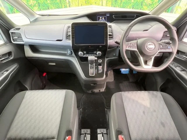 Nissan SERENA S-HYBRID ハイウェイスター　V photo 2