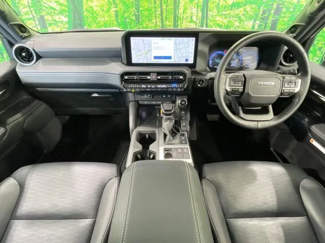 Toyota LANDCRUISER 250 VX photo 2