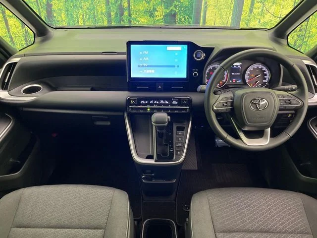 Toyota VOXY S−G photo 2
