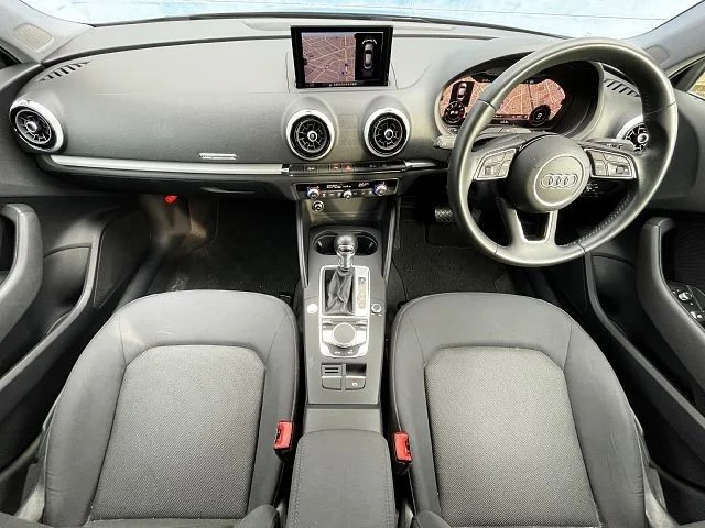 Audi AUDI A3 Sedan 30TFSI photo 2