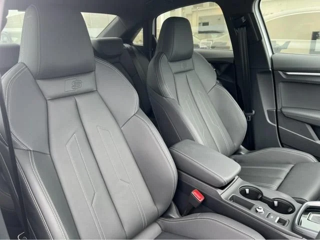 Audi AUDI A3 Sedan 30　TFSI　Sライン photo 4