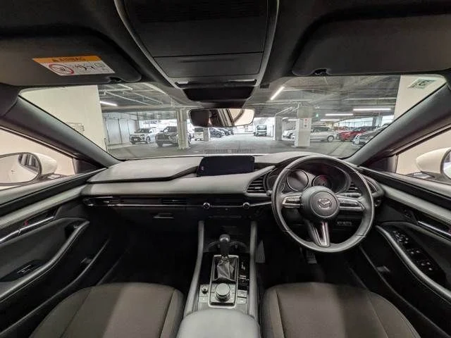 Mazda MAZDA3 FASTBACK 15S　ツーリング photo 2