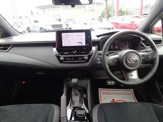 Toyota GR COROLLA RZ photo 3