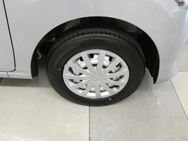 Daihatsu MIRA e:S 4WD B photo 4