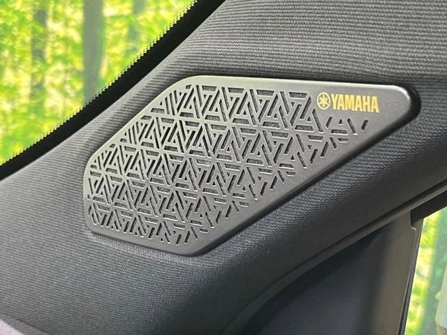 Mitsubishi OUTLANDER PHEV P　エグゼクティブ　パッケージ photo 3