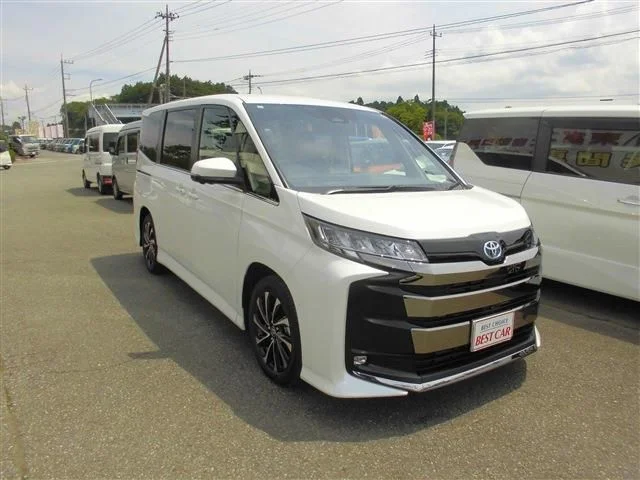 Toyota NOAH HYBRID S−Z photo 2
