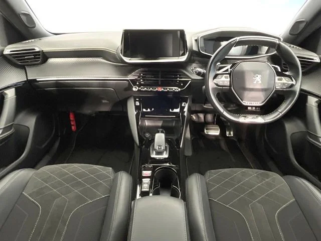 Peugeot PEUGEOT 2008 GT　ドライブ　エディション photo 2