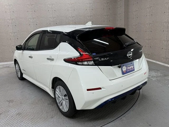 Nissan LEAF S photo 3