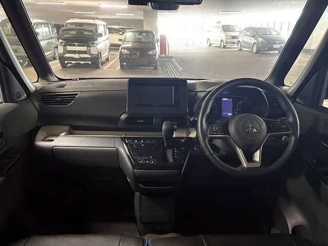 Mitsubishi DELICA MINI T　プレミアム photo 2