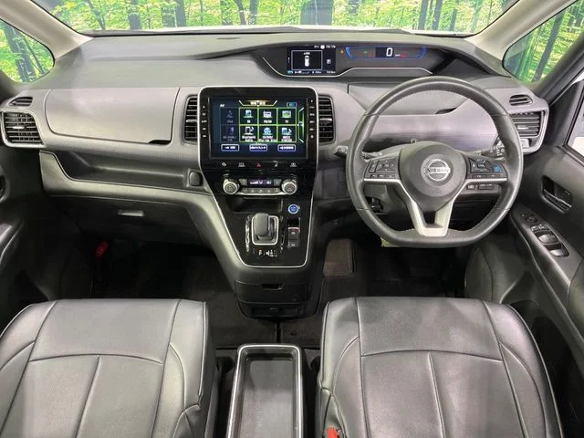 Nissan SERENA WG e−POWER　ハイウェイスター　V photo 2