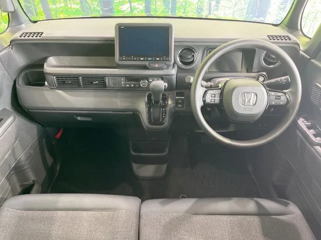 Honda N BOX CUSTOM ベースグレード photo 2