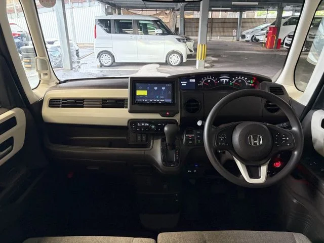 Honda N BOX L photo 2