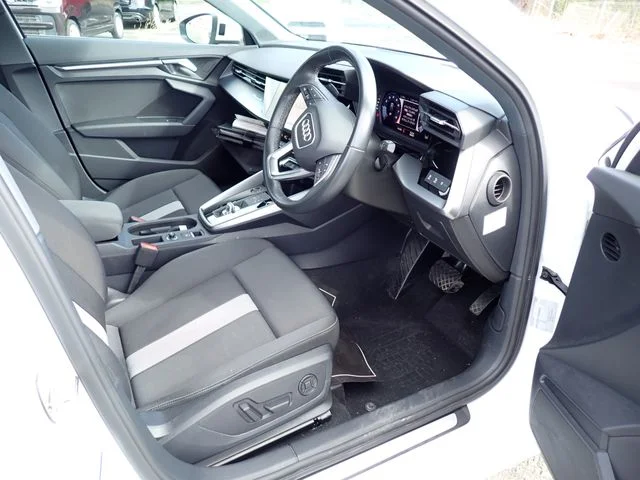 Audi AUDI A3 SPORTBACK 30　TFSI　アドバンスド photo 2
