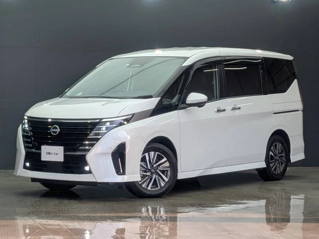 Nissan SERENA WG e−POWER　ルキシオン 2023