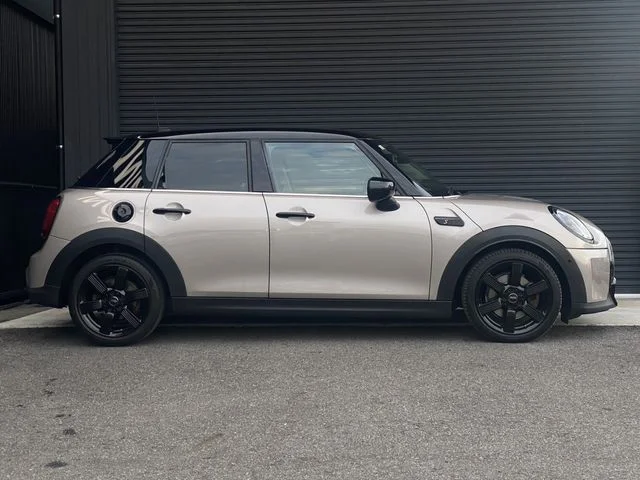 Bmw MINI COOPER SD 5DOOR ベースグレード photo 3