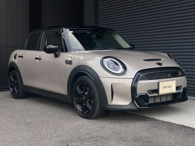 Bmw MINI COOPER SD 5DOOR ベースグレード photo 4