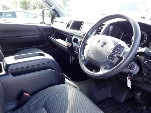 Toyota HIACE wagon ワイド　DX　ロング　ミドルルーフ photo 2