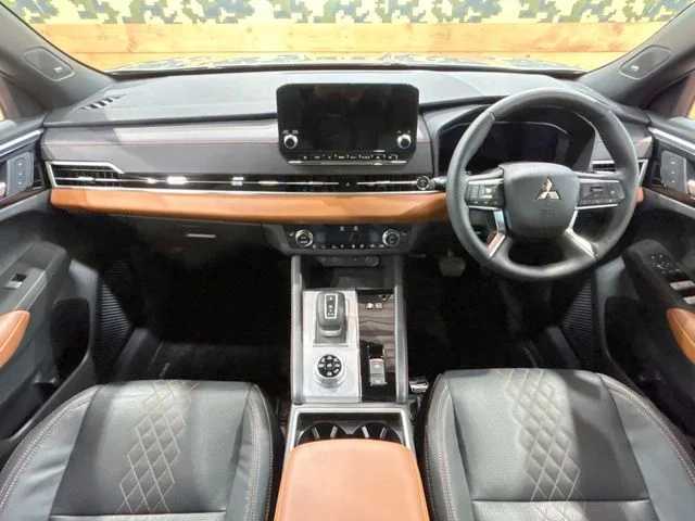 Mitsubishi OUTLANDER PHEV P photo 2