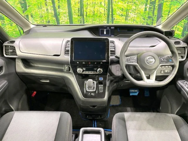 Nissan SERENA WG e−POWER　ハイウェイスター　V photo 2