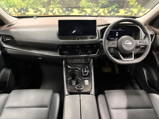 Nissan X-TRAIL HYBRID 4WD G　e−4ORCE photo 2