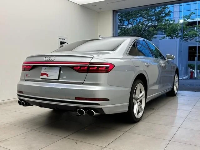Audi AUDI S8 ベースグレード photo 3